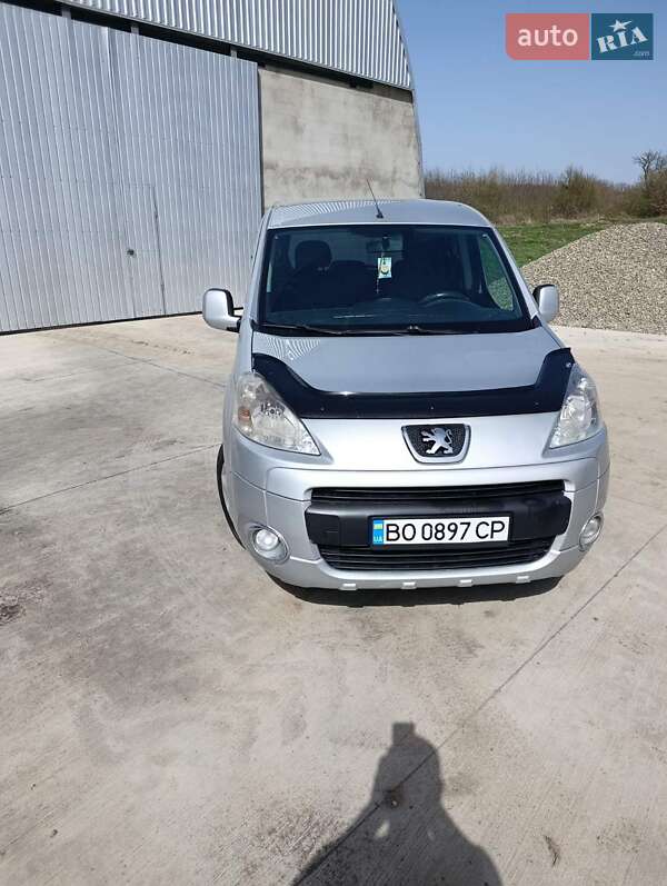 Мінівен Peugeot Partner 2011 в 