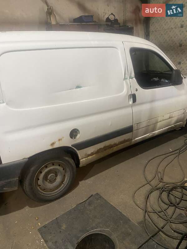 Грузовой фургон Peugeot Partner 2007 в 