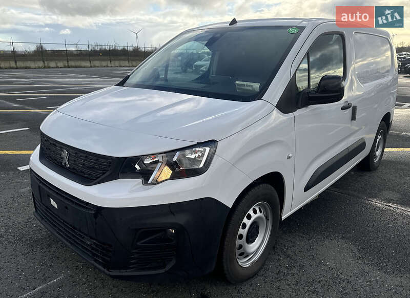 Минивэн Peugeot Partner 2024 в 