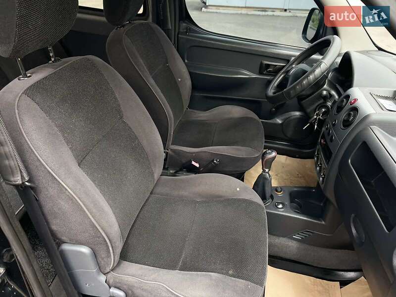 Мінівен Peugeot Partner 2004 в Дніпрі