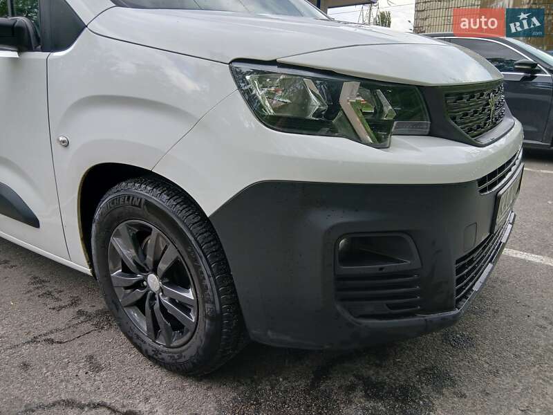Грузовой фургон Peugeot Partner 2021 в 
