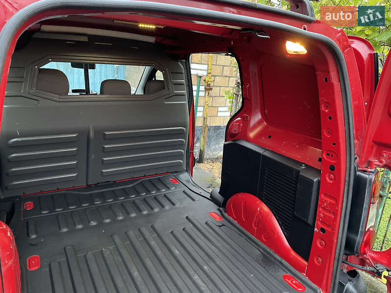 Вантажний фургон Peugeot Partner 2013 в Володимирі фото 11 Вантажний фургон Peugeot Partner 2013 в Володимирі