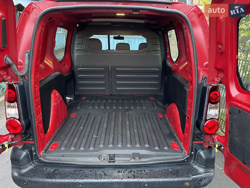 Вантажний фургон Peugeot Partner 2013 в Володимирі фото 15 Вантажний фургон Peugeot Partner 2013 в Володимирі