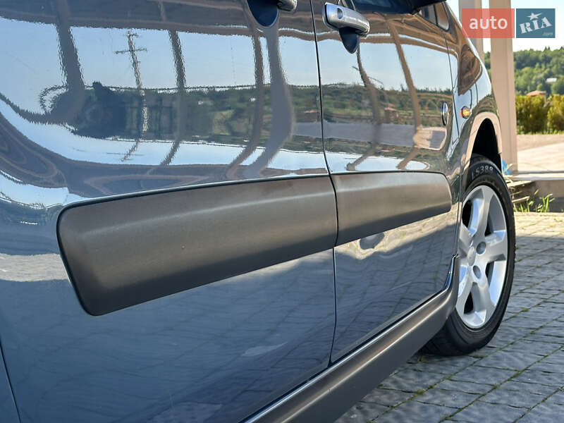 Минивэн Peugeot Partner 2011 в Дрогобыче