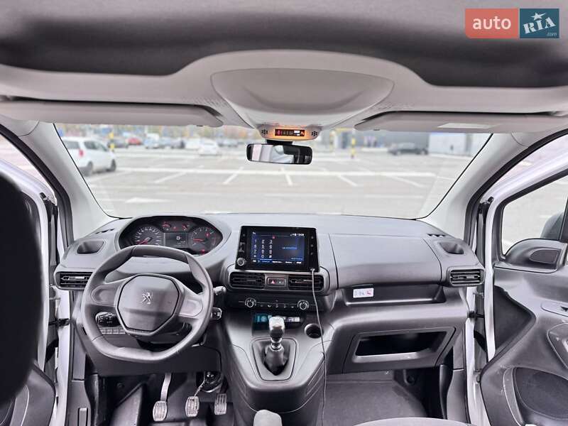 Минивэн Peugeot Partner 2023 в Киеве