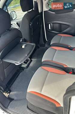Мінівен Peugeot Partner 2016 в 