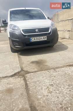 Вантажний фургон Peugeot Partner 2018 в Умані