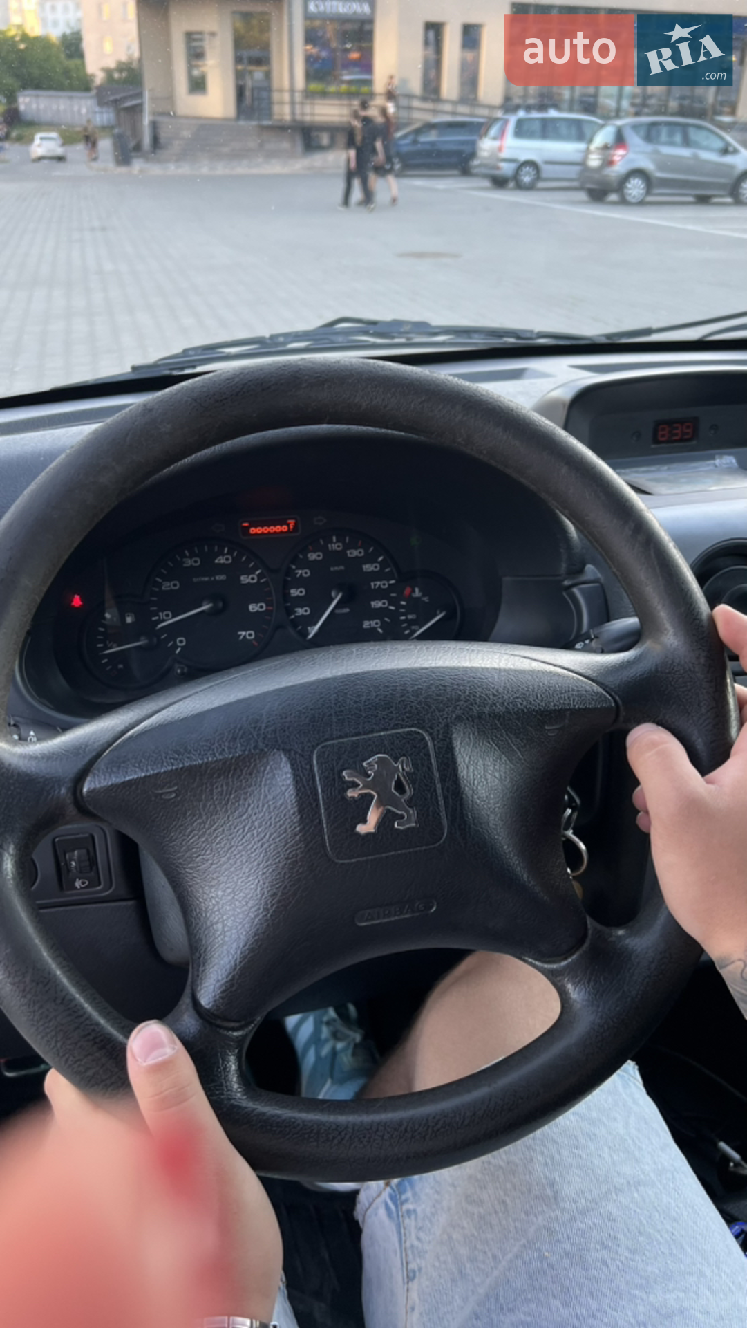 2010 Peugeot Partner - мініатюра 10
