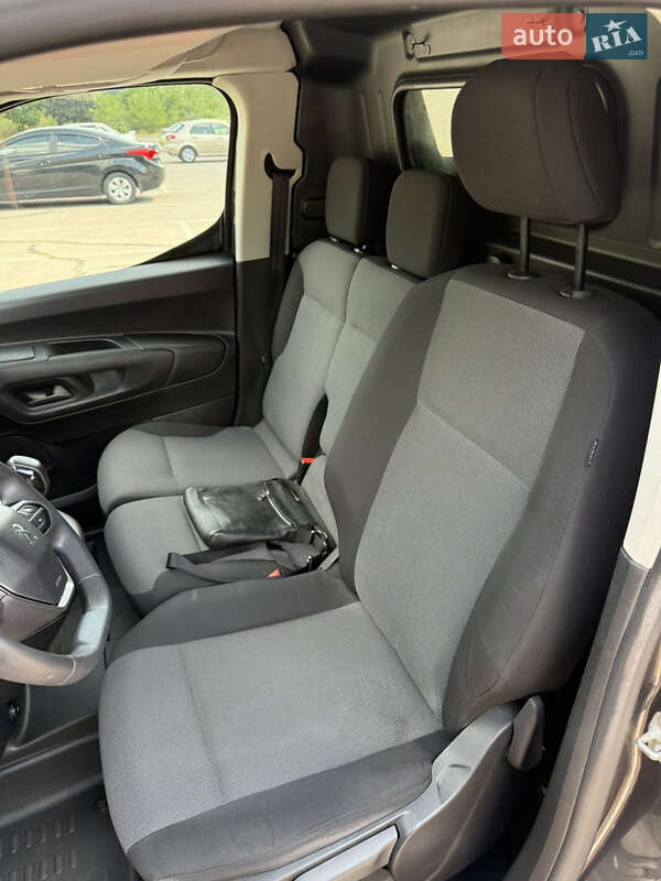 Вантажний фургон Peugeot Partner 2020 в Запоріжжі