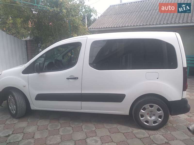 Мінівен Peugeot Partner 2013 в Дунаївцях