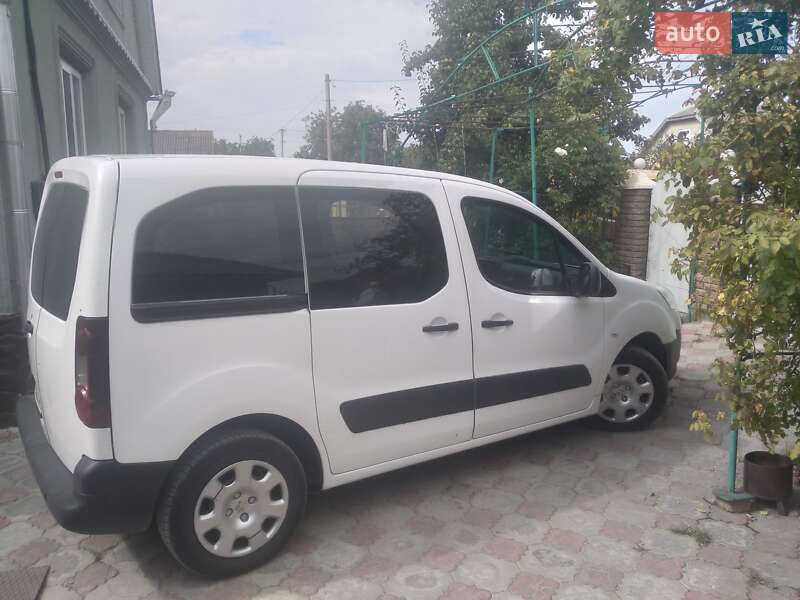 Мінівен Peugeot Partner 2013 в Дунаївцях