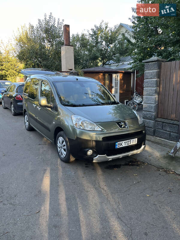 Минивэн Peugeot Partner 2011 в Ровно