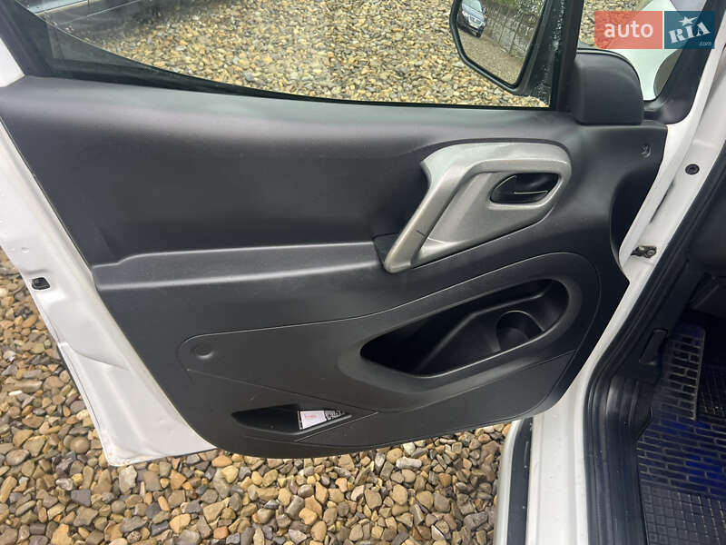 Мінівен Peugeot Partner 2010 в Коломиї