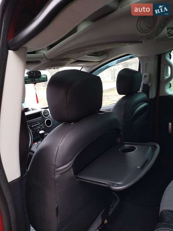 Мінівен Peugeot Partner 2010 в Кропивницькому