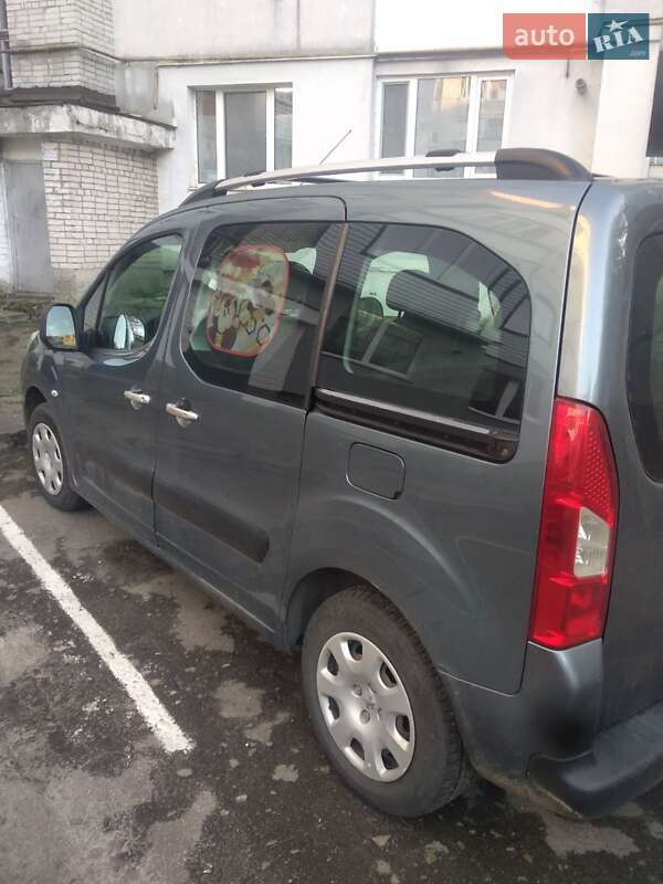 Минивэн Peugeot Partner 2011 в Сокале