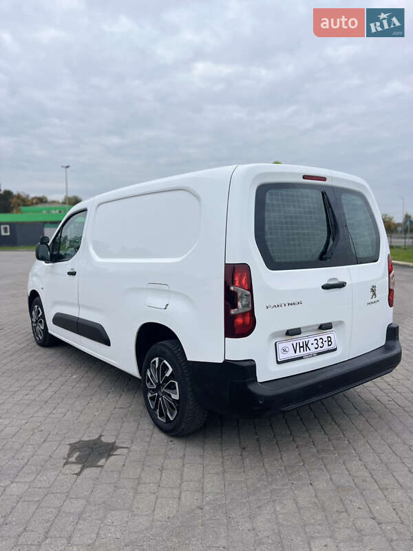 Вантажний фургон Peugeot Partner 2020 в Радивиліві