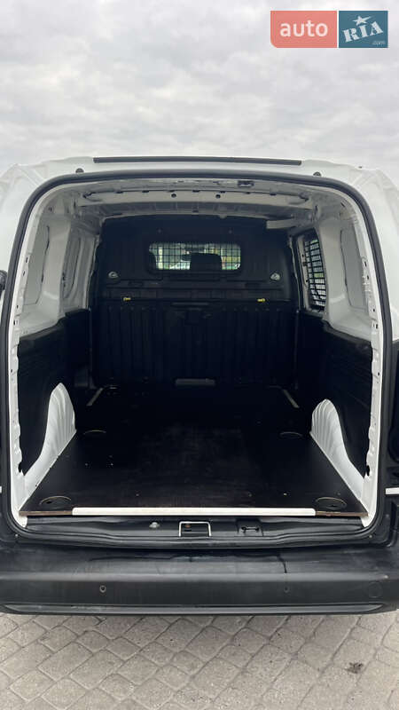 Вантажний фургон Peugeot Partner 2020 в Радивиліві