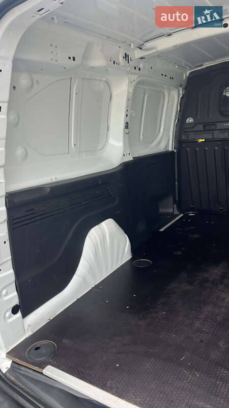 Вантажний фургон Peugeot Partner 2020 в Радивиліві