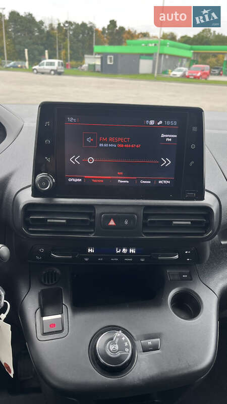 Вантажний фургон Peugeot Partner 2020 в Радивиліві