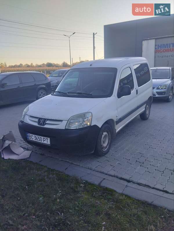 Минивэн Peugeot Partner 2006 в  фото Минивэн Peugeot Partner 2006 в