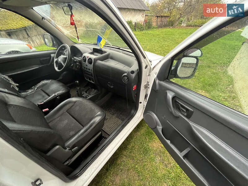 Минивэн Peugeot Partner 2006 в Подкамне фото 8 Минивэн Peugeot Partner 2006 в Подкамне