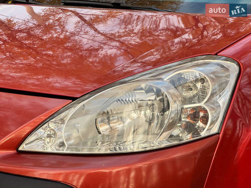 Мінівен Peugeot Partner 2010 в Охтирці