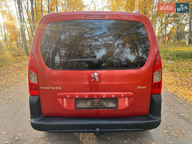 Мінівен Peugeot Partner 2010 в Охтирці
