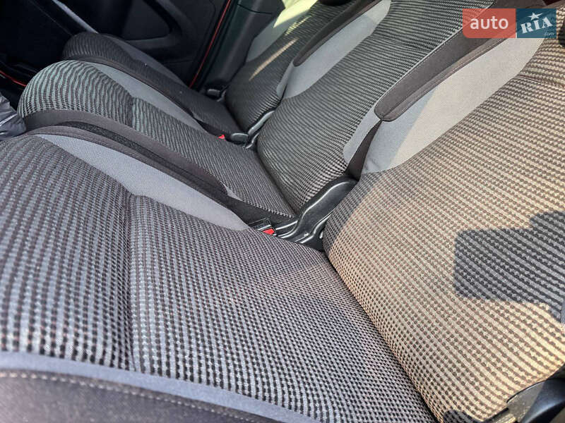 Мінівен Peugeot Partner 2010 в Охтирці