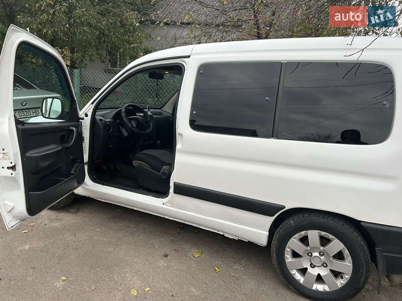Мінівен Peugeot Partner 2006 в Рівному
