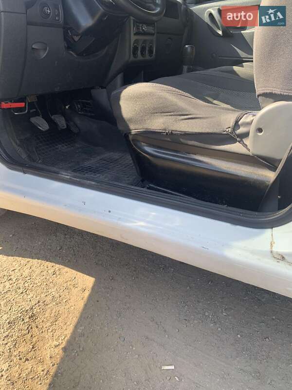 Минивэн Peugeot Partner 2008 в Ивано-Франковске фото 27 Минивэн Peugeot Partner 2008 в Ивано-Франковске