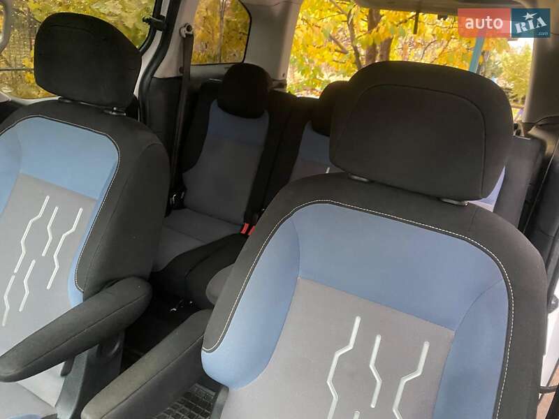 Минивэн Peugeot Partner 2013 в Кривом Роге