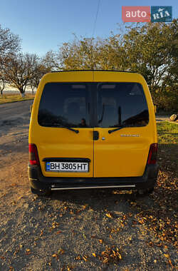 Вантажний фургон Peugeot Partner 2004 в Овідіополі