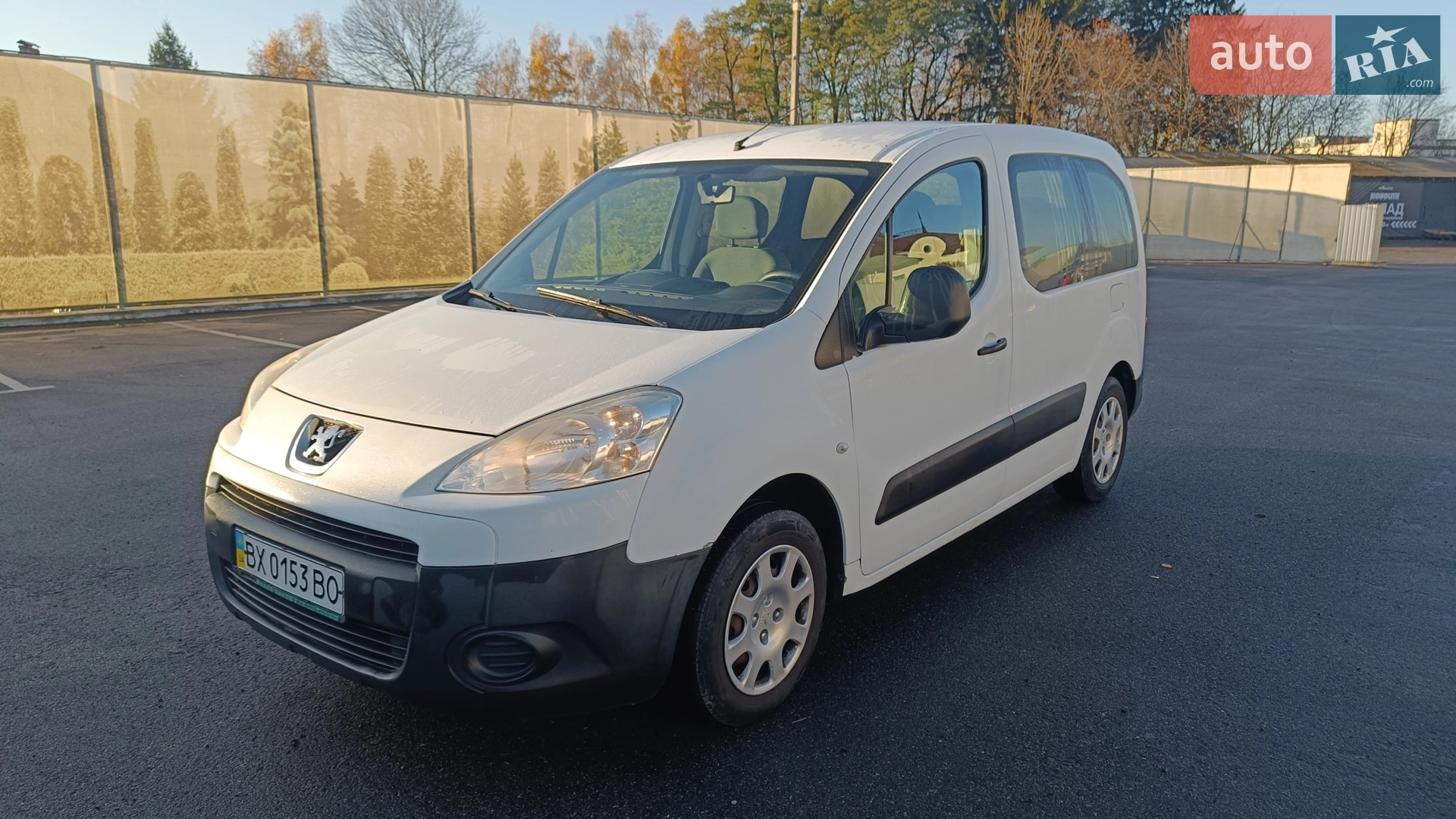 2011 Peugeot Partner - мініатюра 2
