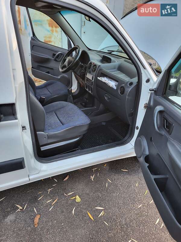 Вантажопасажирський фургон Peugeot Partner 2008 в Вінниці