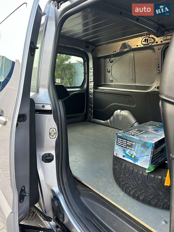 Вантажопасажирський фургон Peugeot Partner 2019 в Полтаві фото 7 Вантажопасажирський фургон Peugeot Partner 2019 в Полтаві