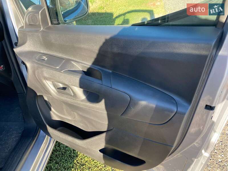 Вантажопасажирський фургон Peugeot Partner 2019 в Полтаві фото 31 Вантажопасажирський фургон Peugeot Partner 2019 в Полтаві