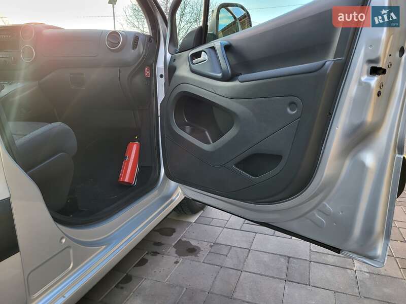 Минивэн Peugeot Partner 2012 в Черновцах