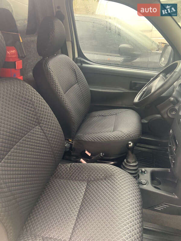 Грузовой фургон Peugeot Partner 2003 в Чернигове