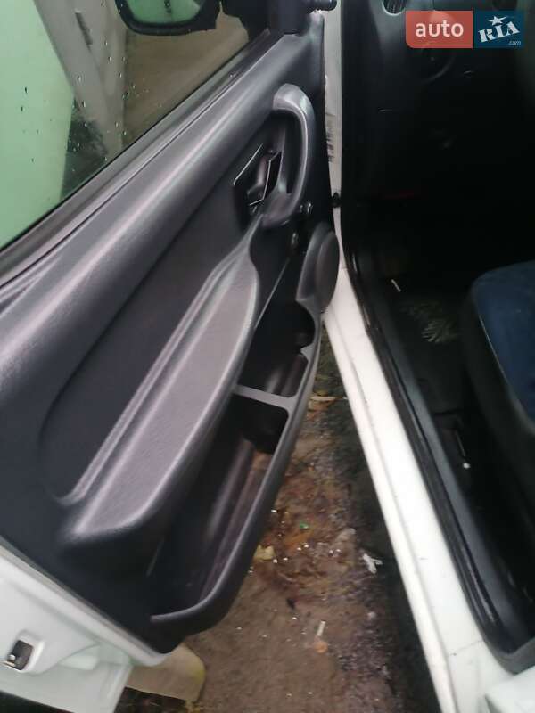 Грузовой фургон Peugeot Partner 2006 в Виннице