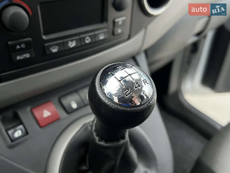 Мінівен Peugeot Partner 2011 в Луцьку