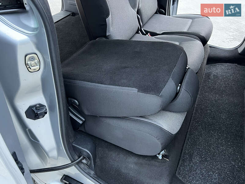 Мінівен Peugeot Partner 2011 в Луцьку