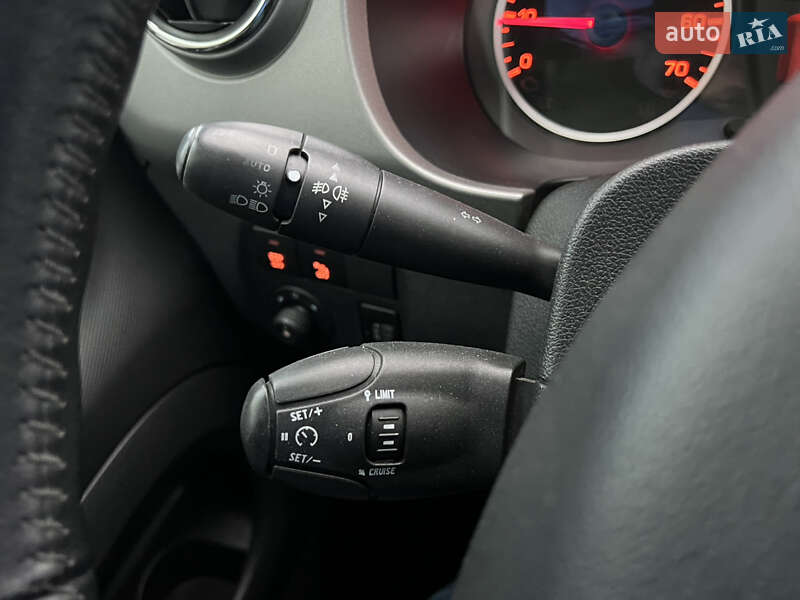 Мінівен Peugeot Partner 2011 в Луцьку