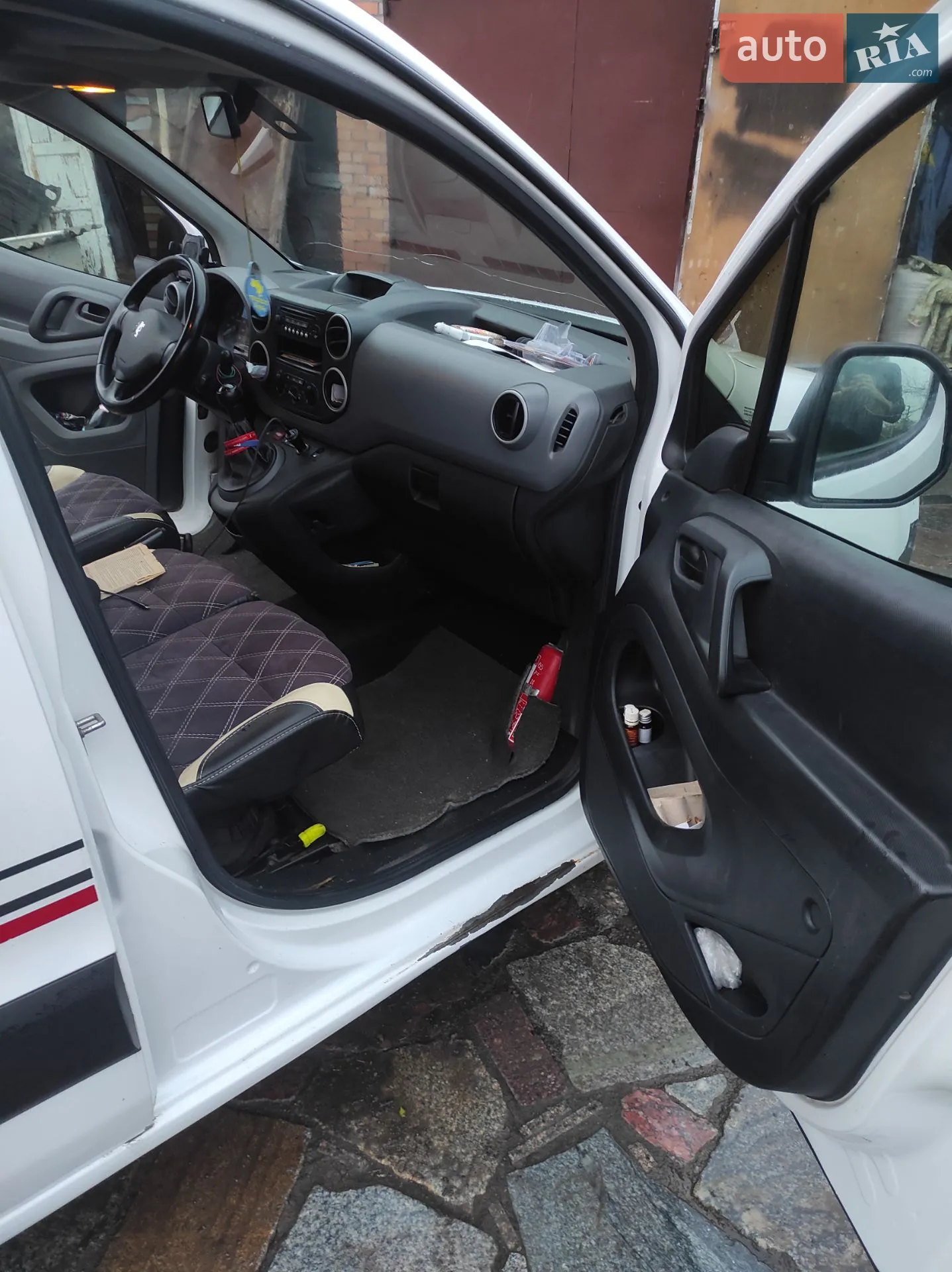 2011 Peugeot Partner - мініатюра 5