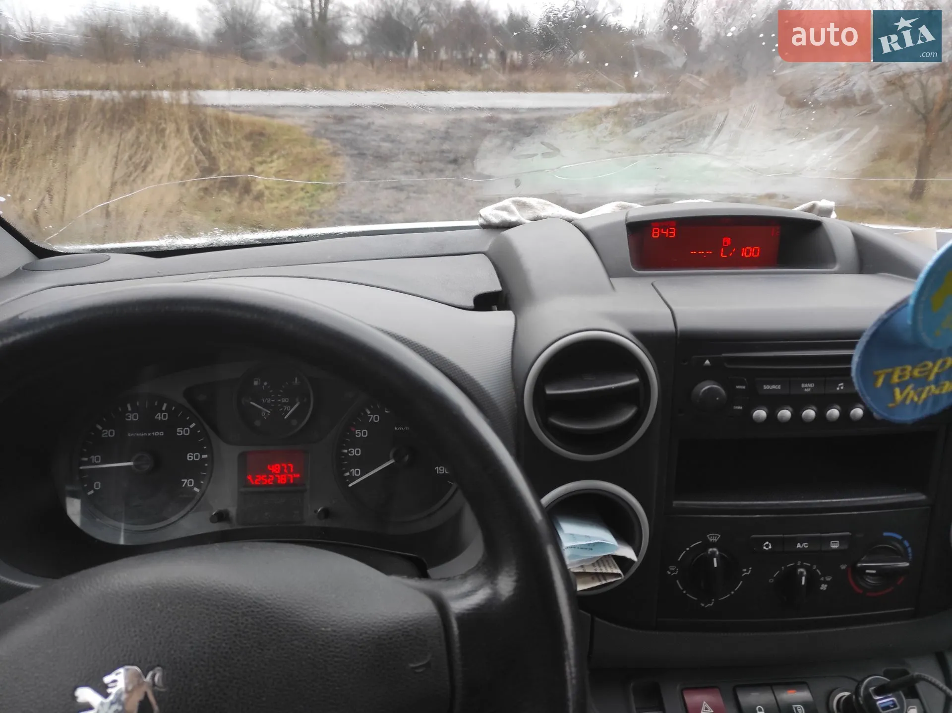 2011 Peugeot Partner - мініатюра 21