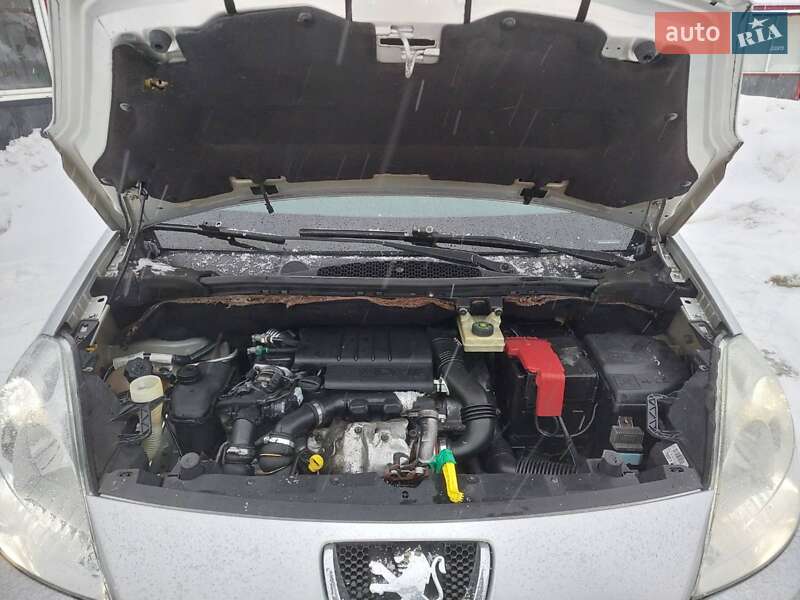 Минивэн Peugeot Partner 2008 в Львове