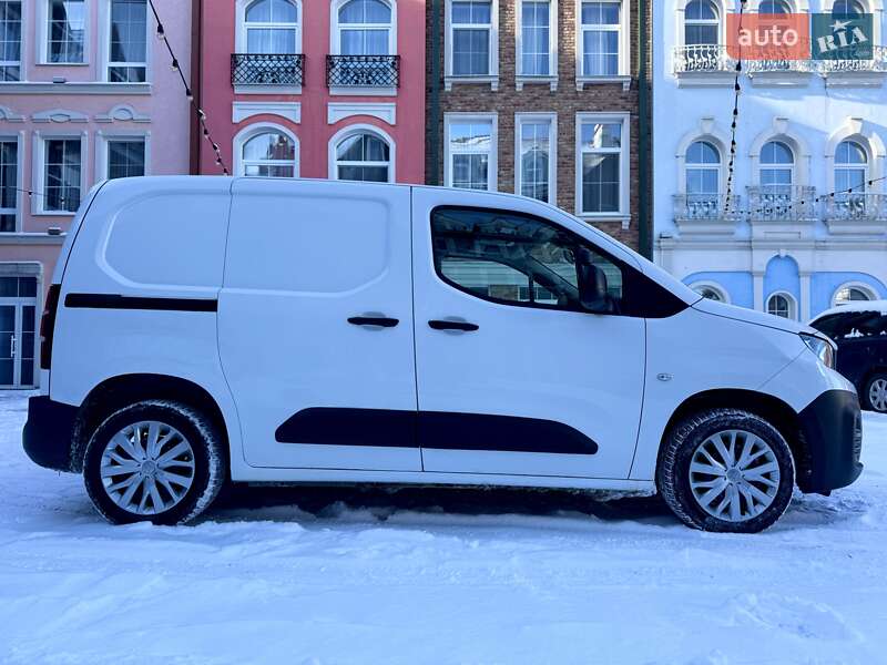 Вантажний фургон Peugeot Partner 2019 в Рівному