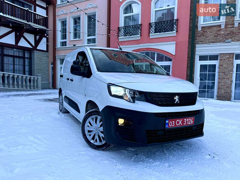 Вантажний фургон Peugeot Partner 2019 в Рівному