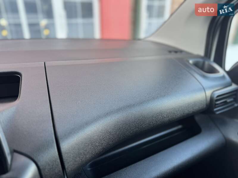 Вантажний фургон Peugeot Partner 2019 в Рівному