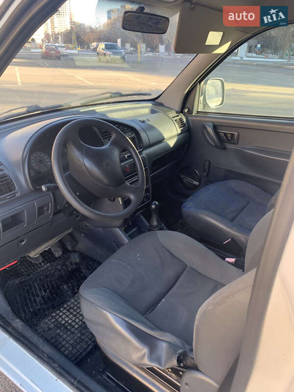 Грузовой фургон Peugeot Partner 2000 в Броварах