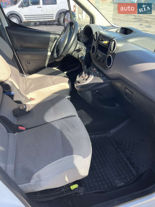 Мінівен Peugeot Partner 2010 в Рівному